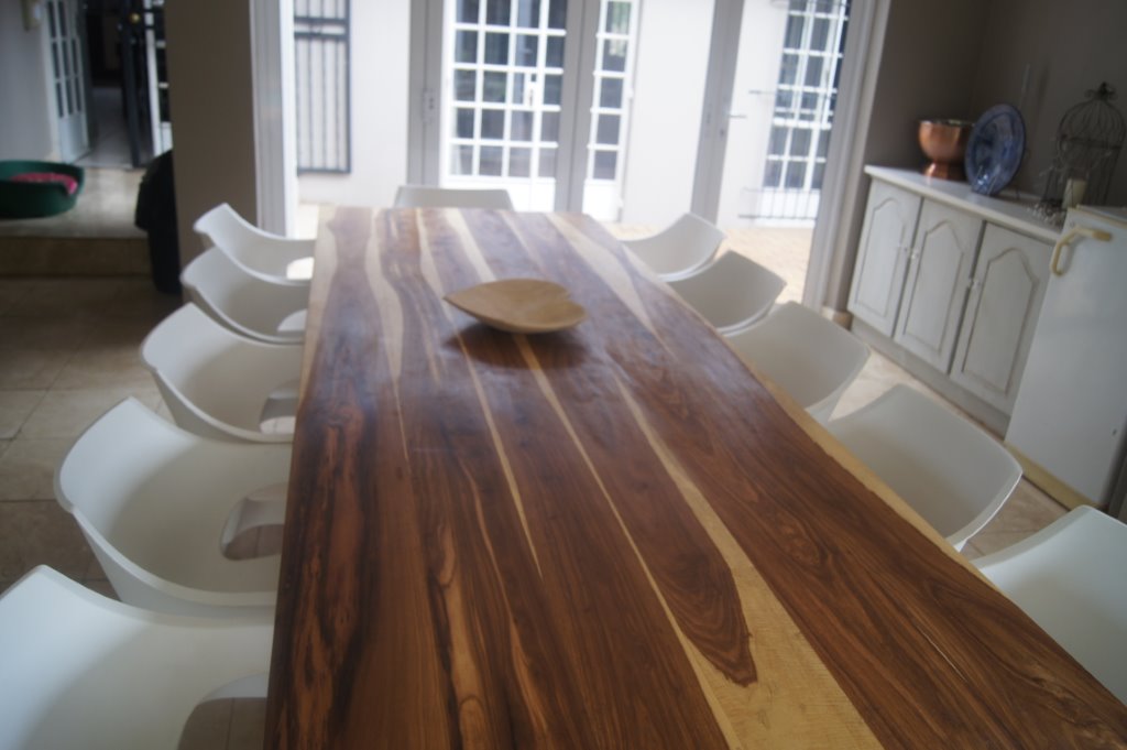 hardwood-dining-tables